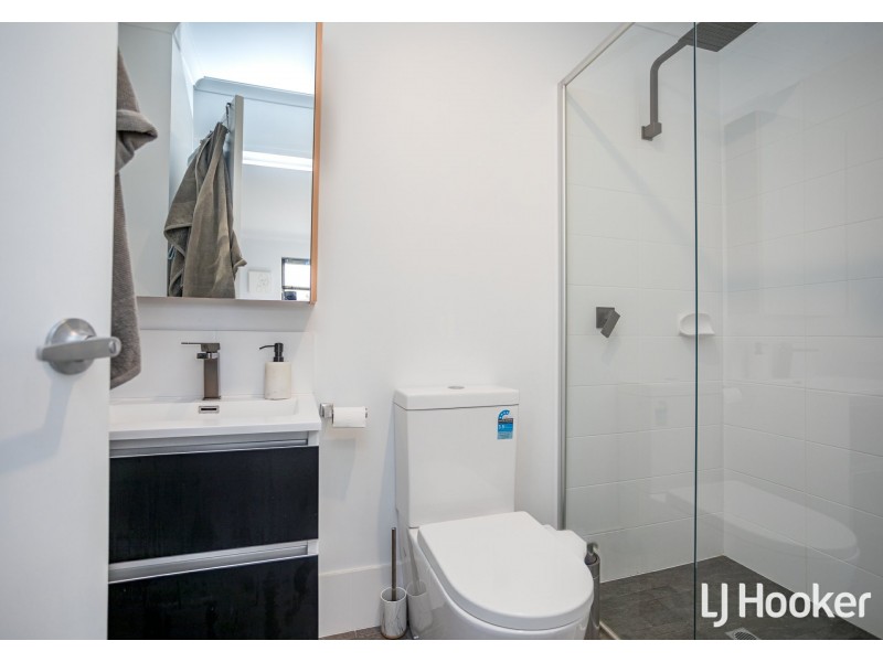 21 Livorno Boulevard, Piara Waters WA 6112