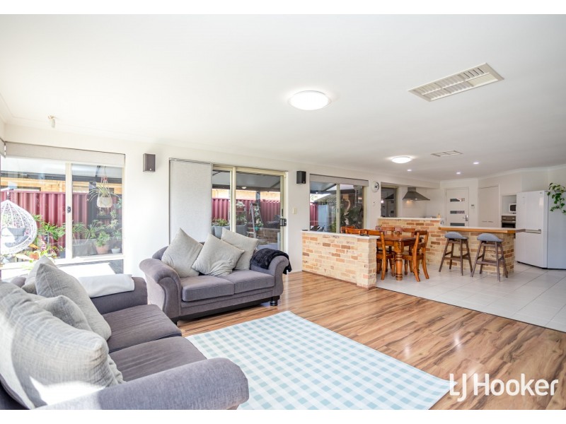2 Heath Place, Thornlie WA 6108