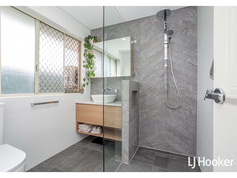 2 Heath Place, Thornlie WA 6108