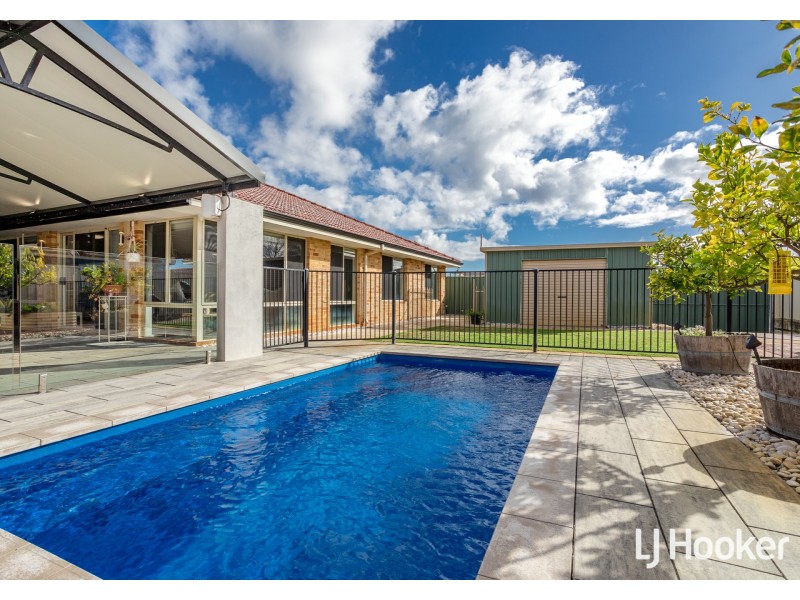 2 Heath Place, Thornlie WA 6108