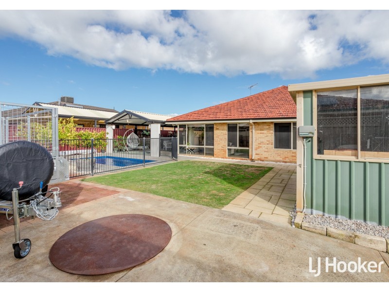 2 Heath Place, Thornlie WA 6108