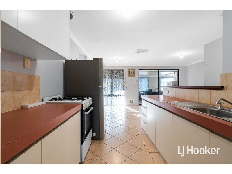 42 Ashworth Way, Brookdale WA 6112