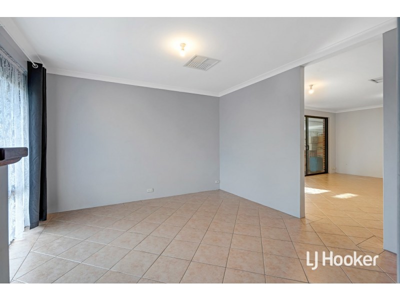 42 Ashworth Way, Brookdale WA 6112