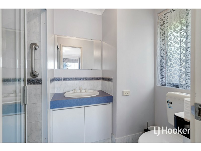 42 Ashworth Way, Brookdale WA 6112