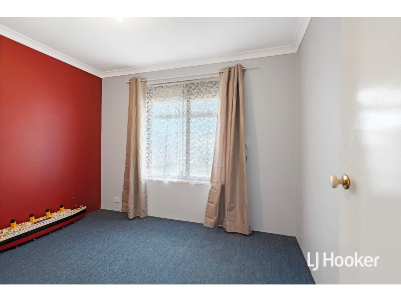 42 Ashworth Way, Brookdale WA 6112