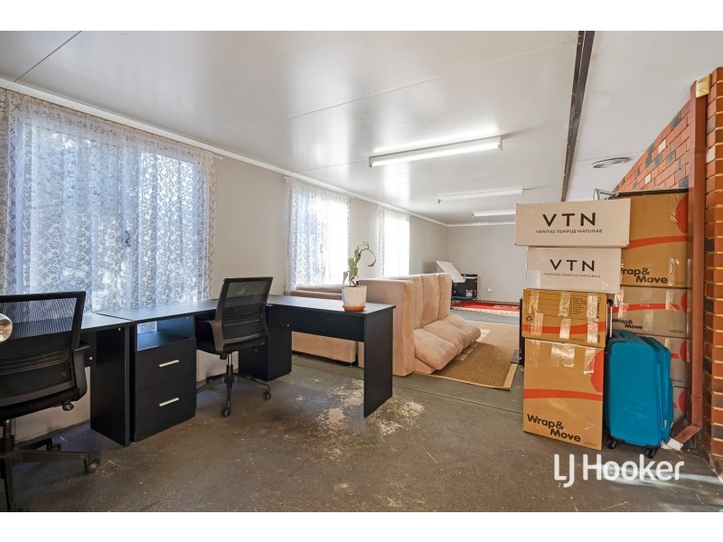 42 Ashworth Way, Brookdale WA 6112