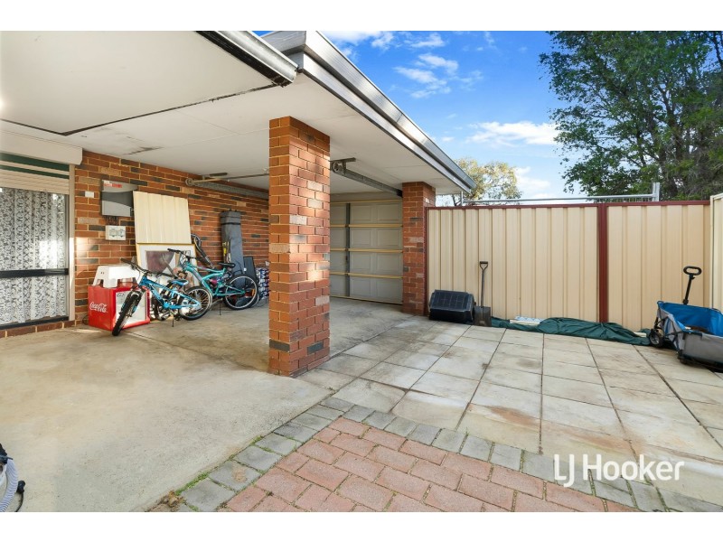 42 Ashworth Way, Brookdale WA 6112