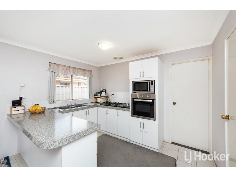 8/15 Carnac Court, Gosnells WA 6110