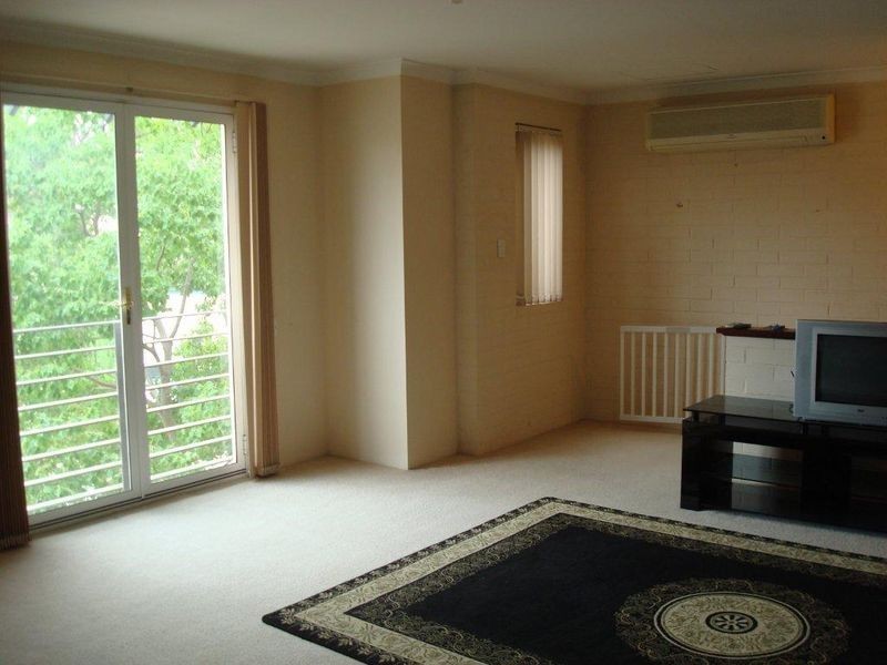 3/3 Waterway Crescent, Ascot WA 6104