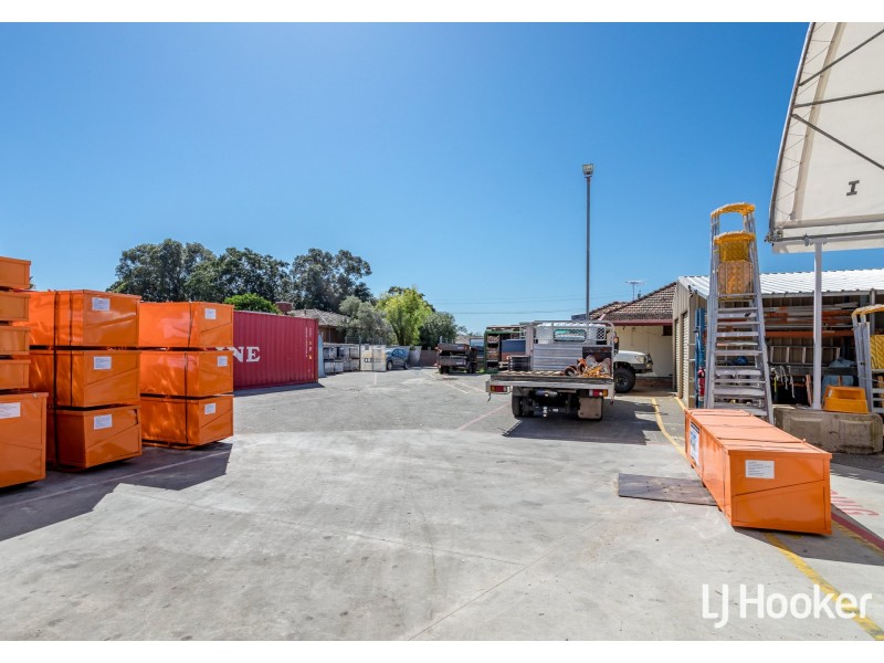 31 Renou Street, Queens Park WA 6107