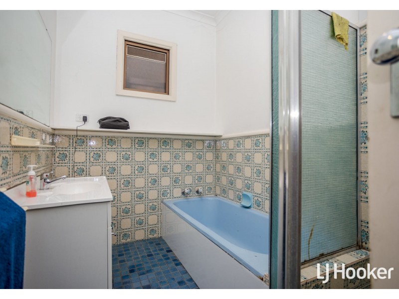 31 Renou Street, Queens Park WA 6107