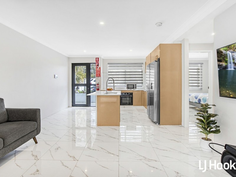 2/276 Spencer Road, Thornlie WA 6108
