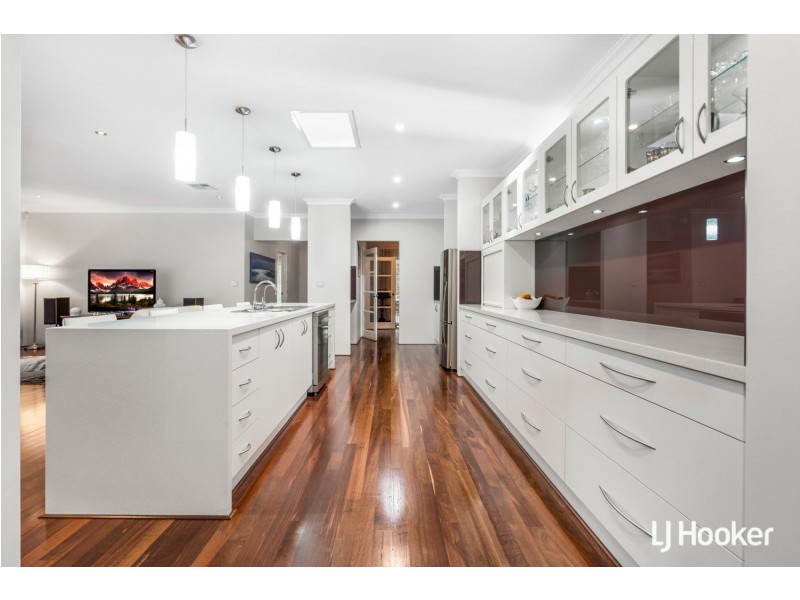 36 Jacqueline Drive, Thornlie WA 6108