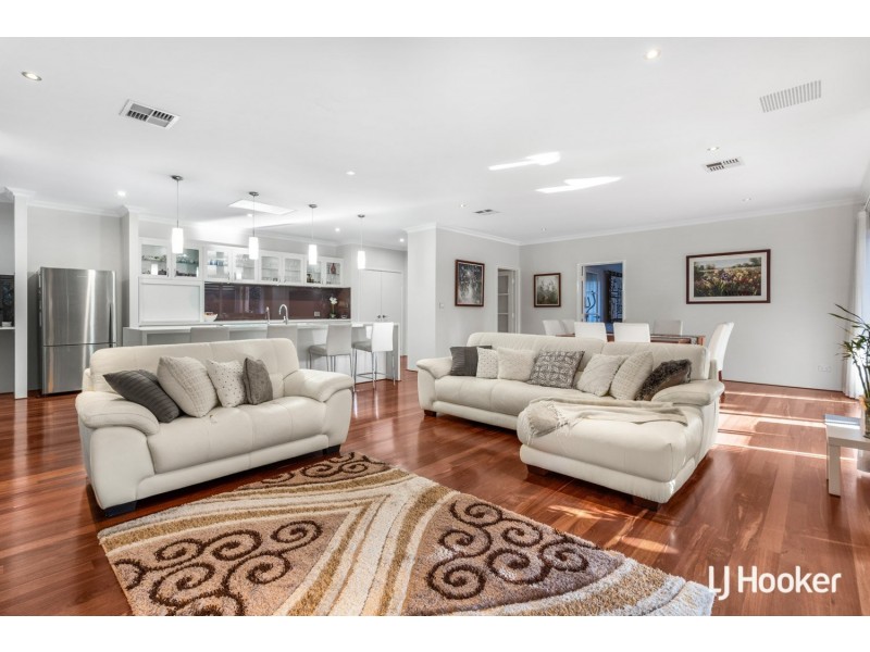 36 Jacqueline Drive, Thornlie WA 6108