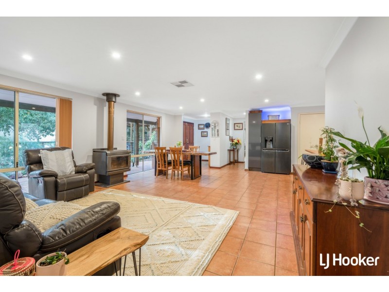 4 Sewell Street, Bedfordale WA 6112