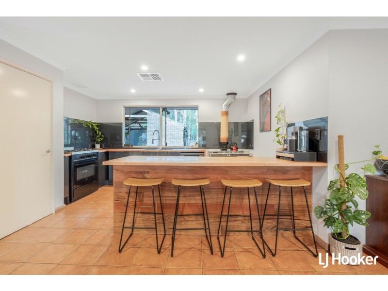 4 Sewell Street, Bedfordale WA 6112