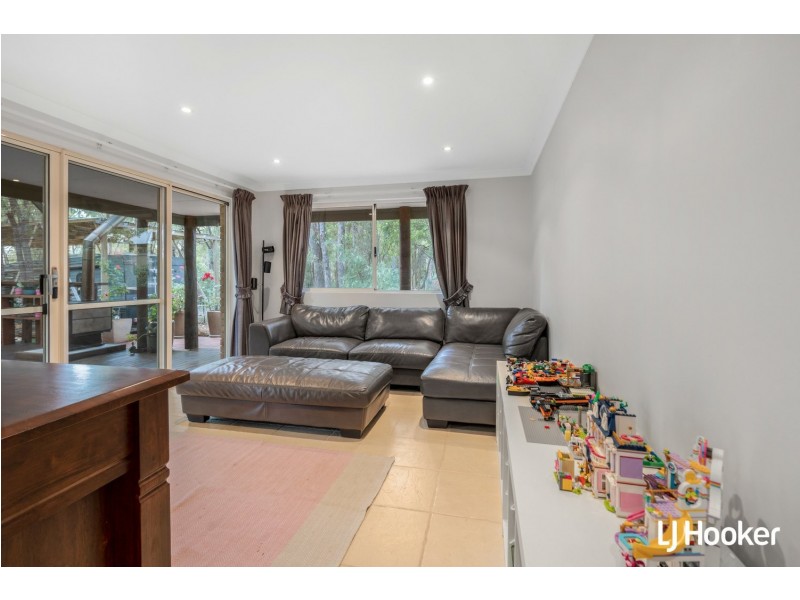 4 Sewell Street, Bedfordale WA 6112