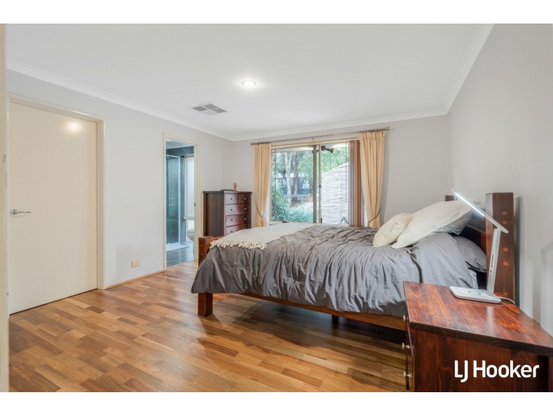 4 Sewell Street, Bedfordale WA 6112