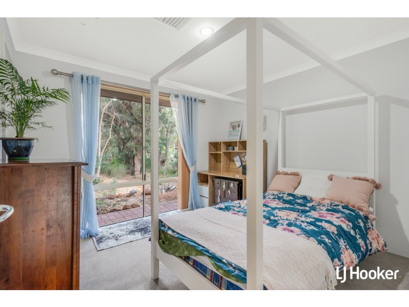 4 Sewell Street, Bedfordale WA 6112