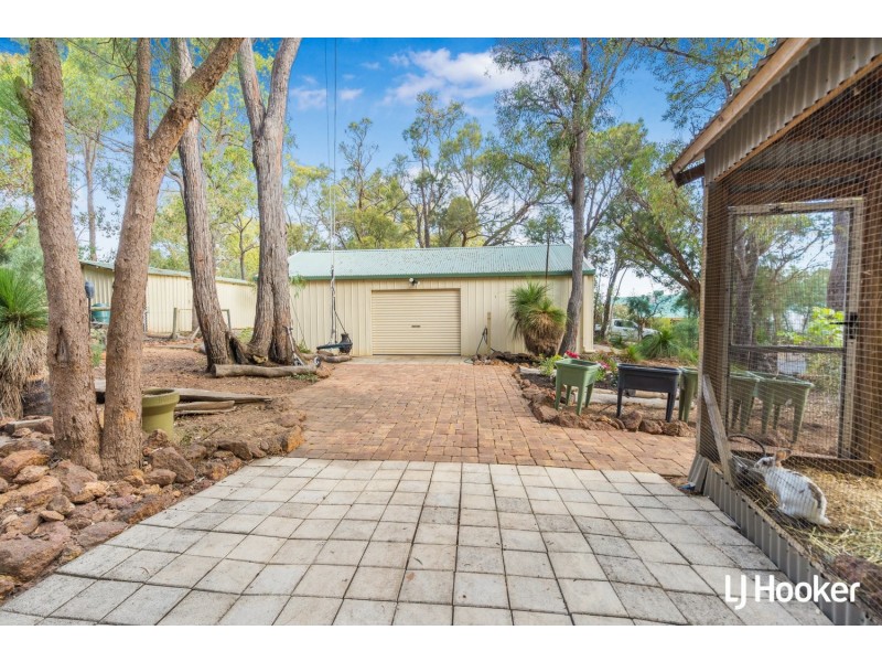 4 Sewell Street, Bedfordale WA 6112