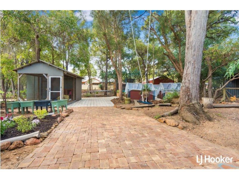 4 Sewell Street, Bedfordale WA 6112