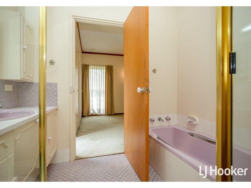 16 Ladywell Street, Beckenham WA 6107