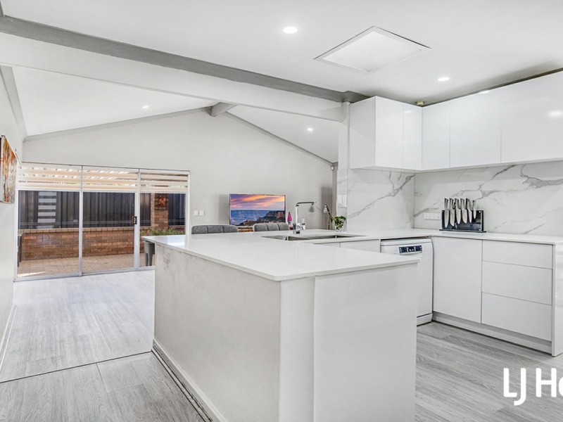 35 Chevalier Way, Thornlie WA 6108