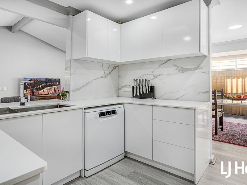 35 Chevalier Way, Thornlie WA 6108