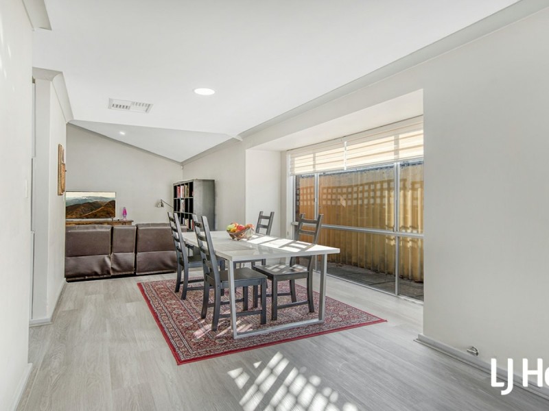 35 Chevalier Way, Thornlie WA 6108