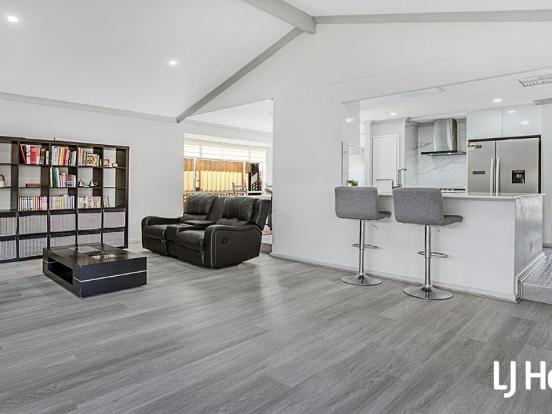 35 Chevalier Way, Thornlie WA 6108