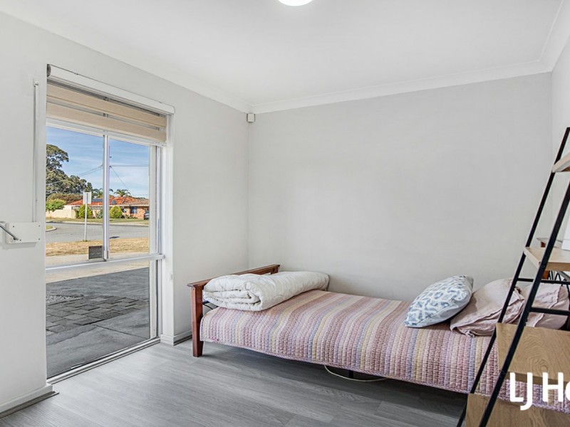 35 Chevalier Way, Thornlie WA 6108