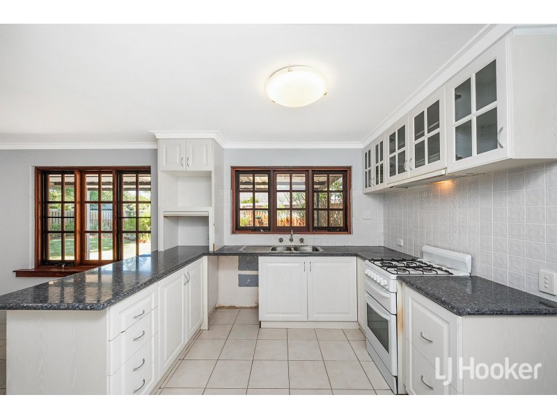 17 Ailsworth Court, Thornlie WA 6108