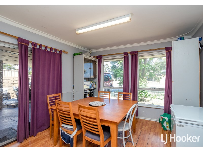 2 Kurrajong Way, Camillo WA 6111