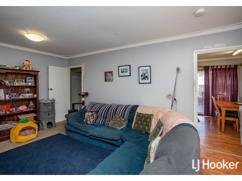 2 Kurrajong Way, Camillo WA 6111