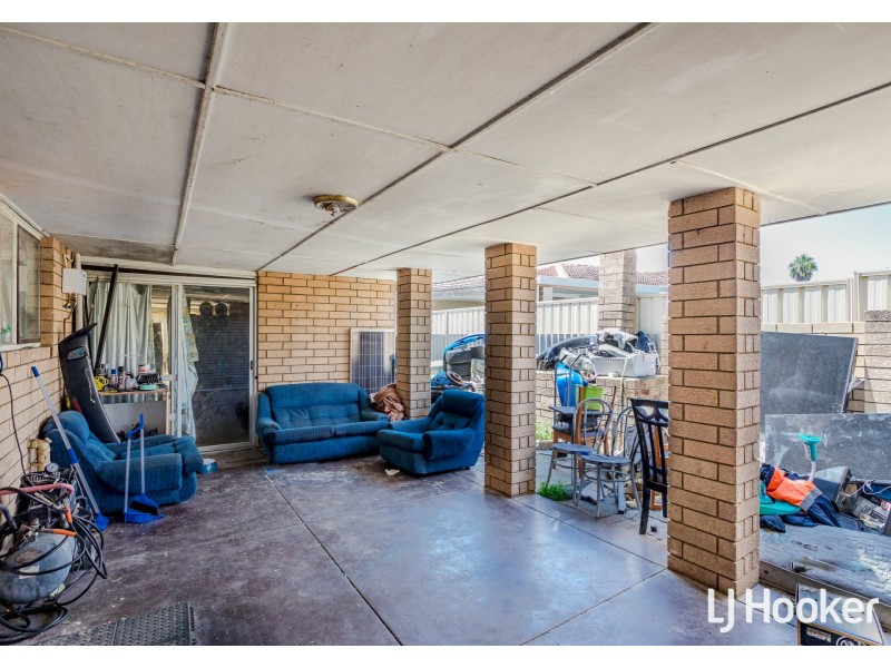 2 Kurrajong Way, Camillo WA 6111