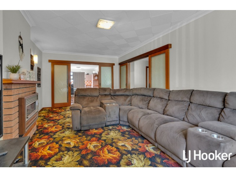 6 Thursley Way, Gosnells WA 6110