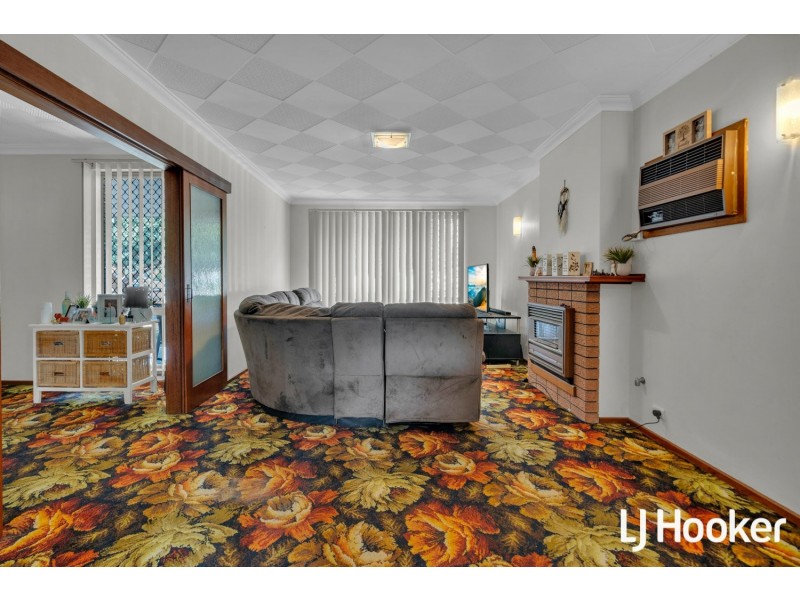 6 Thursley Way, Gosnells WA 6110
