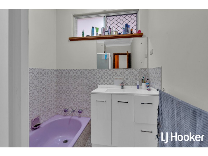 6 Thursley Way, Gosnells WA 6110