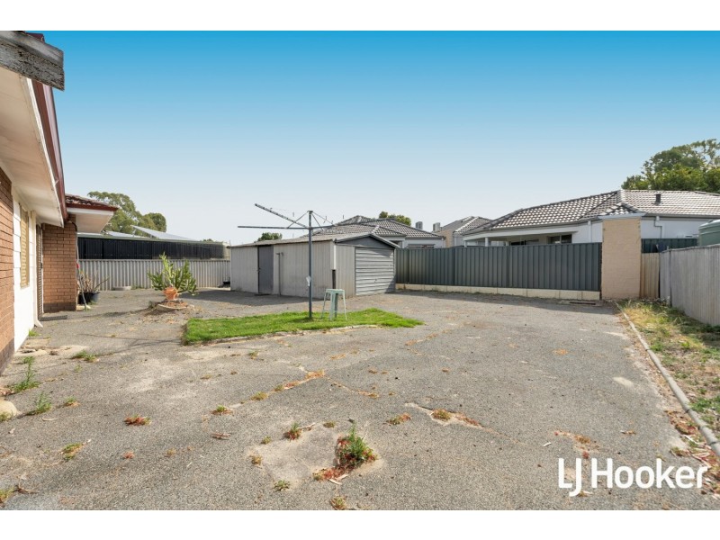 6 Thursley Way, Gosnells WA 6110