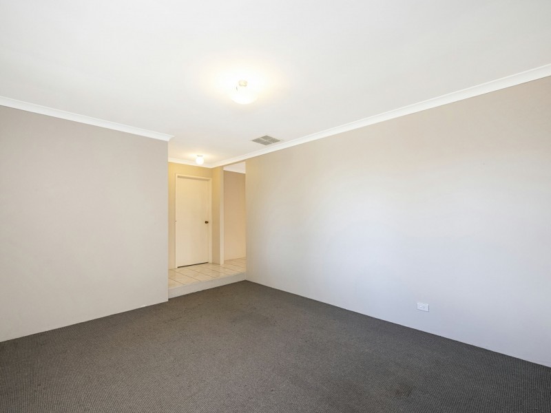 4 Beagle Place, Thornlie WA 6108