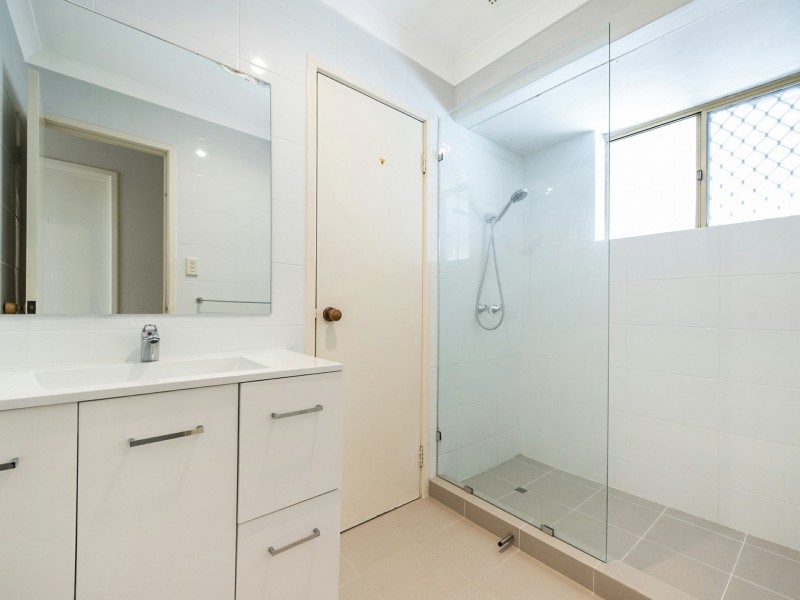 4 Beagle Place, Thornlie WA 6108