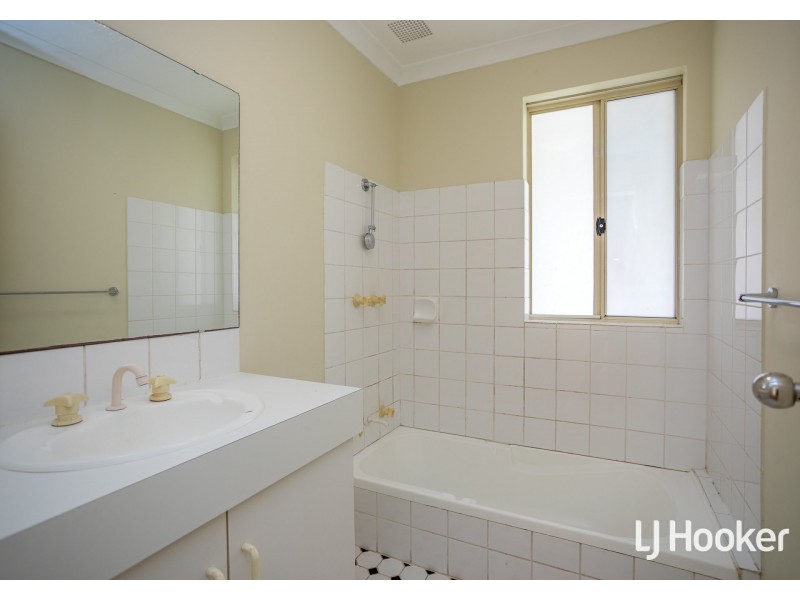 10 Winterbourne Glade, Maddington WA 6109