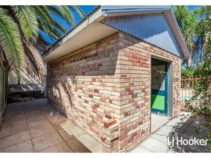 10 Winterbourne Glade, Maddington WA 6109