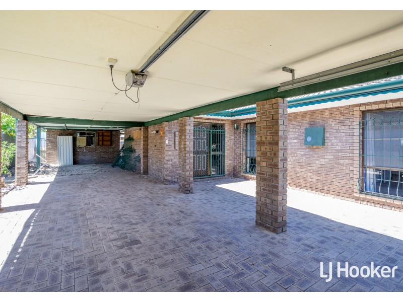 196 Berehaven Avenue, Thornlie WA 6108