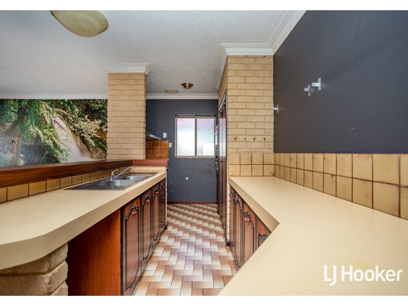 196 Berehaven Avenue, Thornlie WA 6108