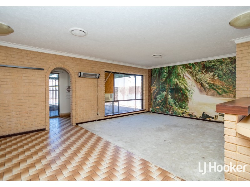 196 Berehaven Avenue, Thornlie WA 6108