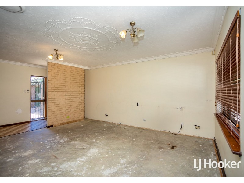 196 Berehaven Avenue, Thornlie WA 6108