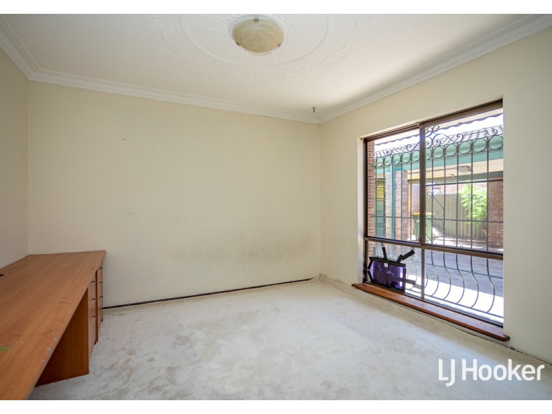 196 Berehaven Avenue, Thornlie WA 6108