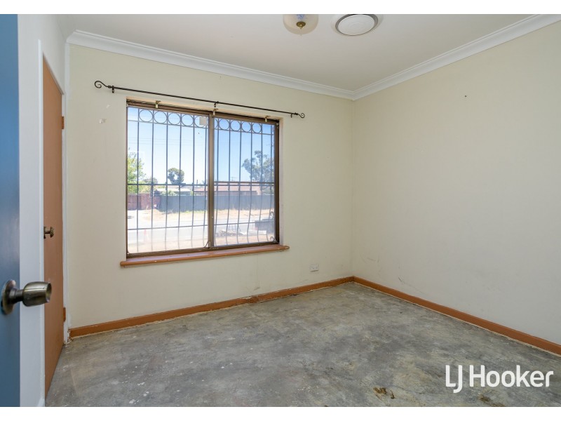 196 Berehaven Avenue, Thornlie WA 6108