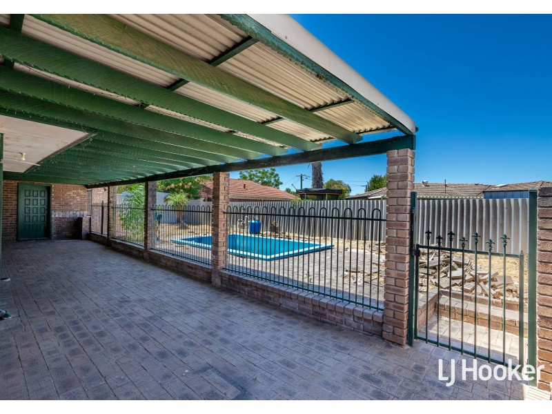 196 Berehaven Avenue, Thornlie WA 6108